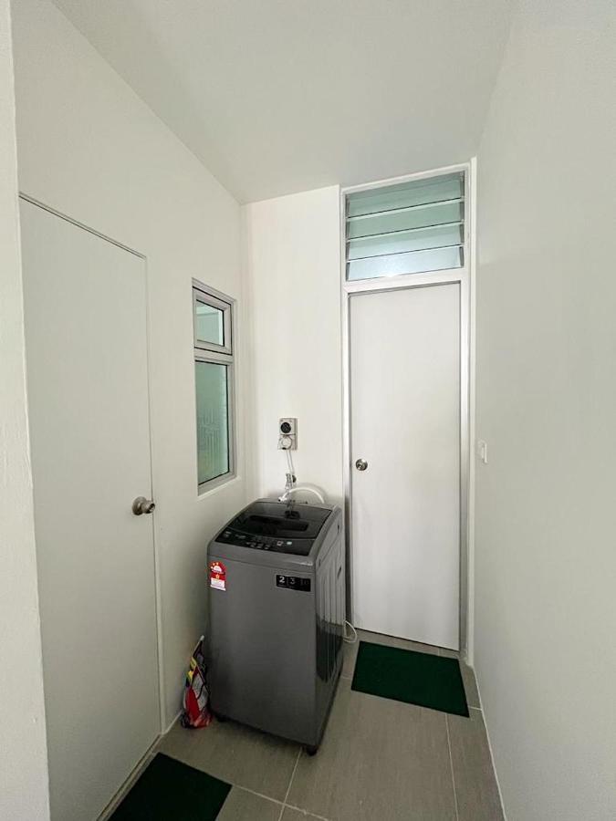 Aina Staycation, Metrocity Kuching Buitenkant foto